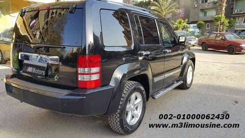 ايجار جيب شيروكي kk